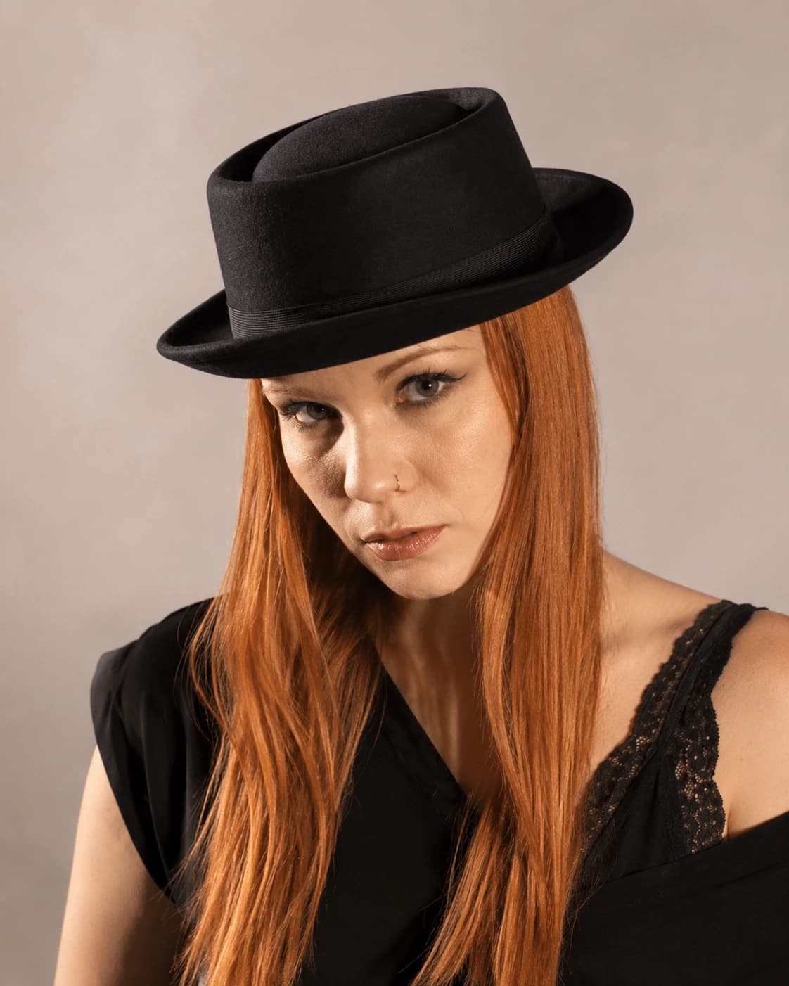 Pork Pie em modelo feminino